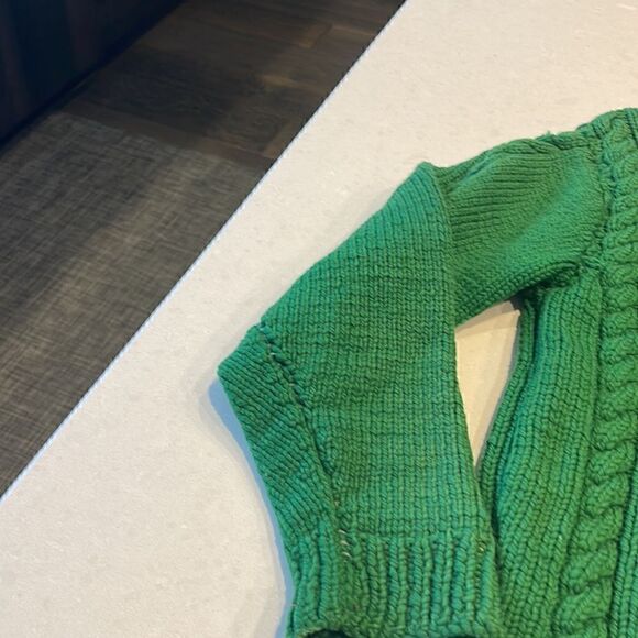 Homemade women’s cardigan size medium to large see measurements green super cool - Picture 10 of 10